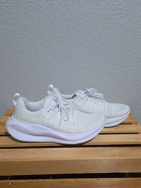 Nike Women's Off White Infinity Run 4 Sneaker